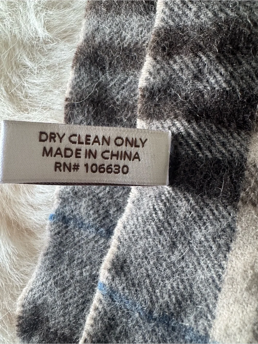 Enza Mantovani Wool-Cashmere Plaid Scarf in Gray & Cream